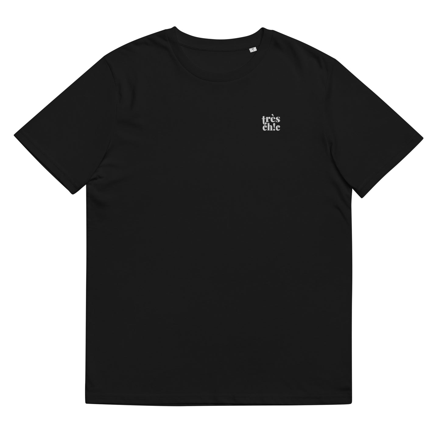 Fitted black organic cotton t-shirt with a small embroidery - "très chic" on the left chest. Available in sizes S to 3XL.